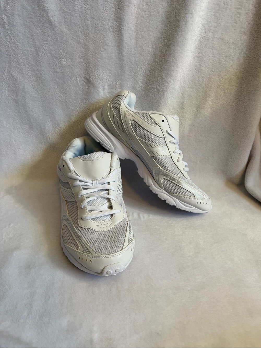 Cross Trekkers Running Sneakers Size 9 Wide